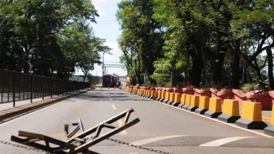 Ponte da Amizade seguirá fechada, afirma ministro da Saúde do Paraguai