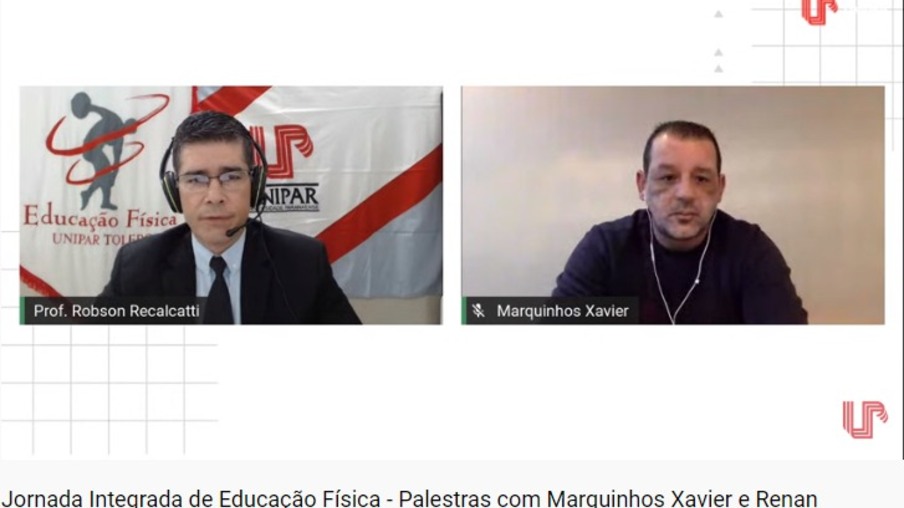 Professor Marquinhos Xavier interage com estudantes, professores e profissionais da área