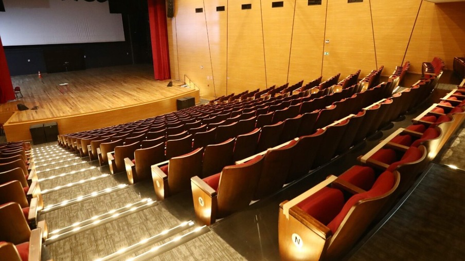 Teatro Municipal tem mais espaço entre as poltronas e mais conforto ao público