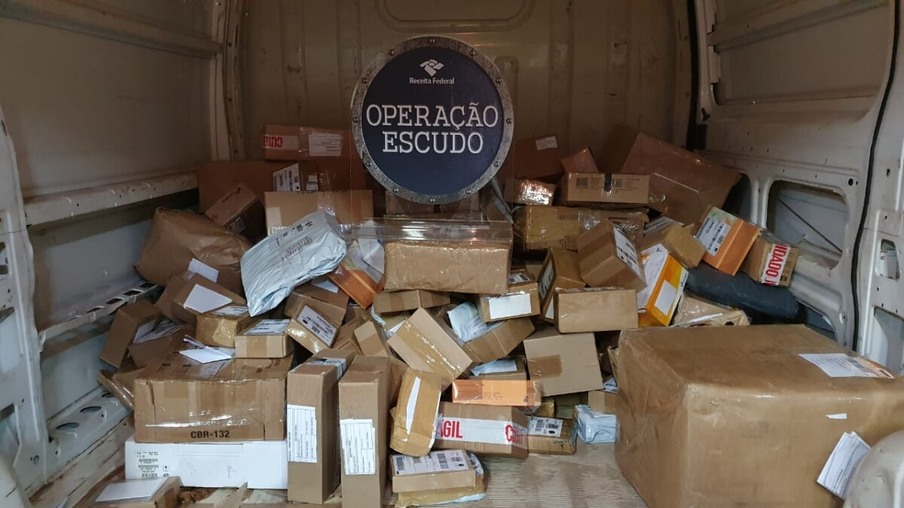 Receita Federal apreende R$ 90 mil em mercadorias contrabandeadas nos Correios de Cascavel