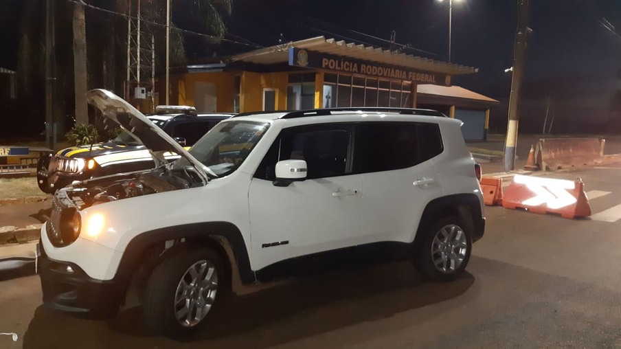 PRF recupera em Santa Terezinha de Itaipu-PR veículo roubado em Caxias do Sul-RS