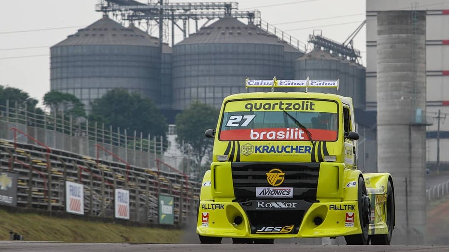 Fábio Fogaça fará mudanças em seu Protótipo no treino classificatória da tarde deste sábado no Autódromo Zilmar Beux




Crédito: Vanderley Soares
