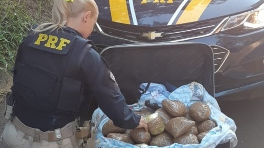 Carona de aplicativo é preso com mais de 10 quilos de maconha na mala em Guaraniaçu