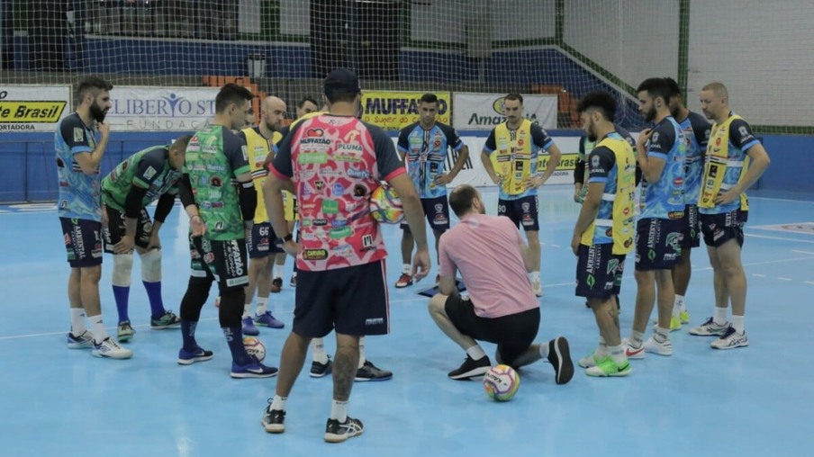 Cascavel Futsal entra em quadra pelo campeonato paranaense