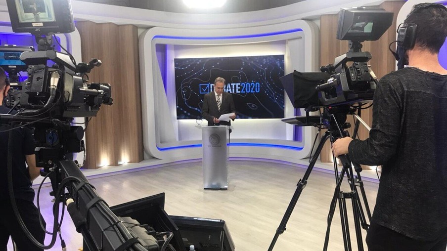TV Tarobá reúne os oito candidatos no último debate antes das eleições