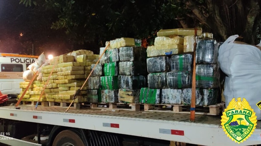 BPFron apreende 4,5 toneladas de maconha em chiqueiro abandonado em Santa Helena