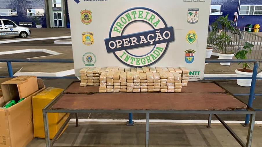 Receita Federal e Exército Brasileiro apreendem 200 quilos de maconha na Ponte Internacional da Amizade