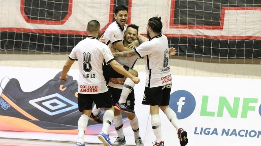 Corinthians derrota o Joinville e está na final da Liga Nacional de Futsal
