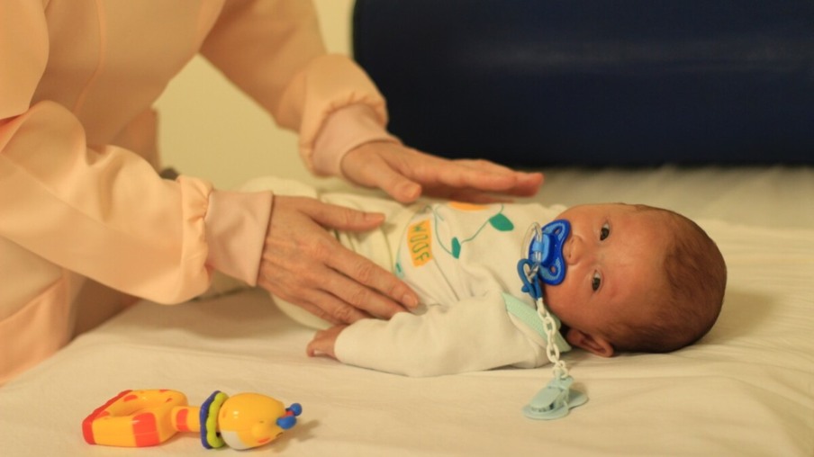 Huop: Fisioterapia faz a diferença para bebês prematuros durante internamento e pós alta