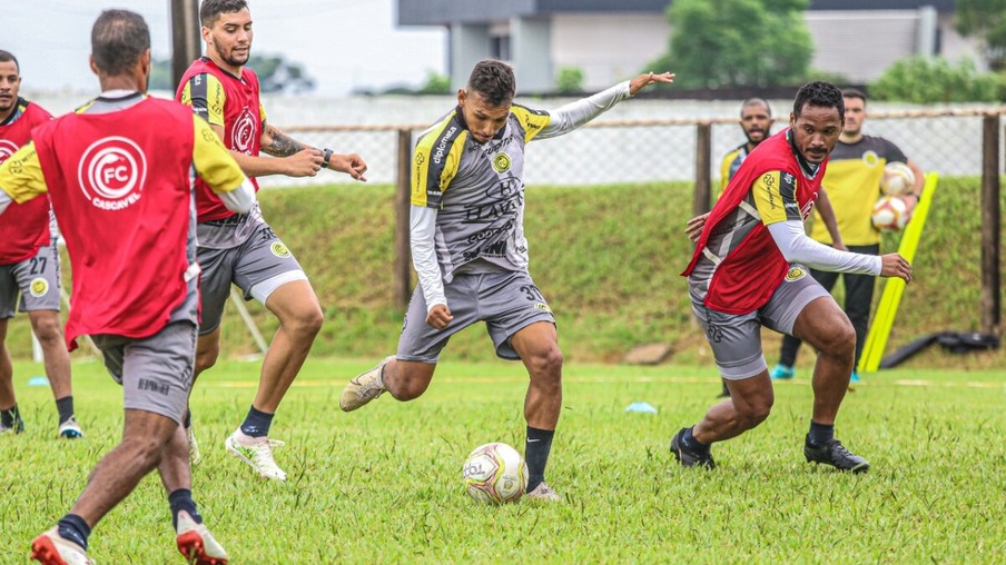 Futebol: FC Cascavel inicia os trabalhos táticos