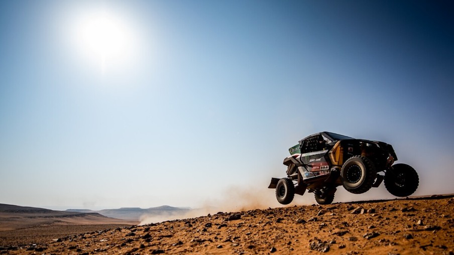Bandeirada: Última semana do Rali Dakar começa com brasileiros em 3º