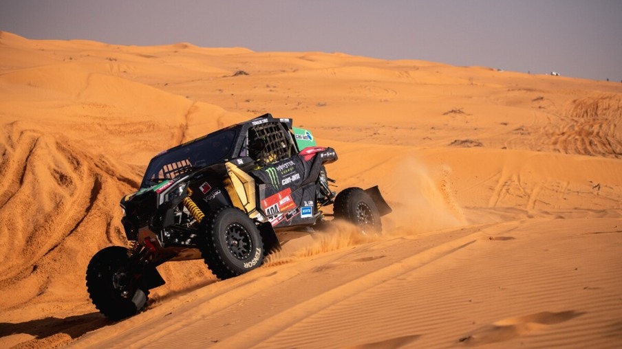 Bandeirada: Varela e Maykel sobem na classificação do Rali Dakar