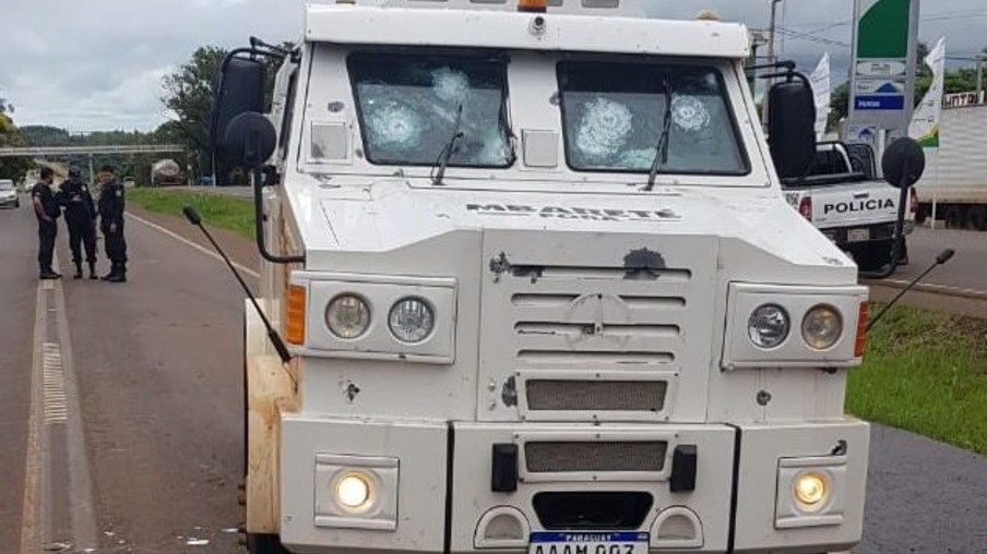 Assaltantes levam mais de R$ 1 milhão de carro-forte no Paraguai