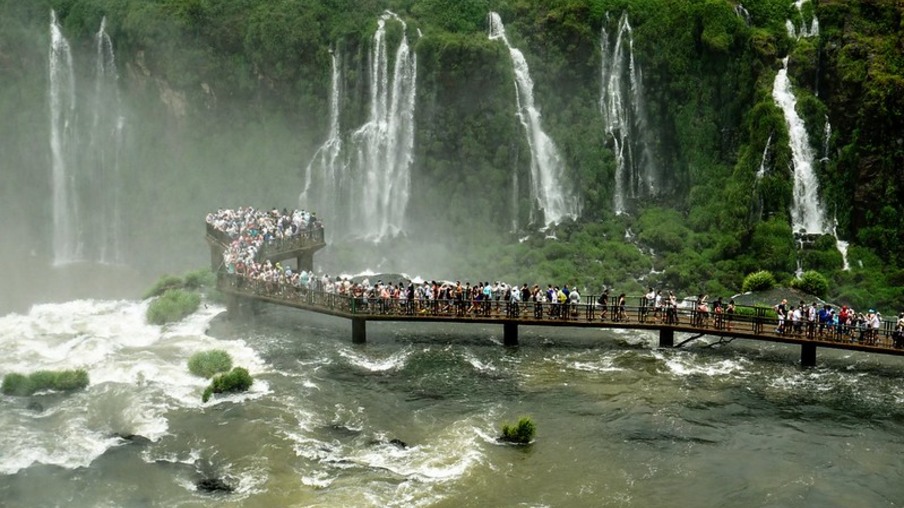 Números de dezembro confirmam retomada do turismo em Foz do Iguaçu