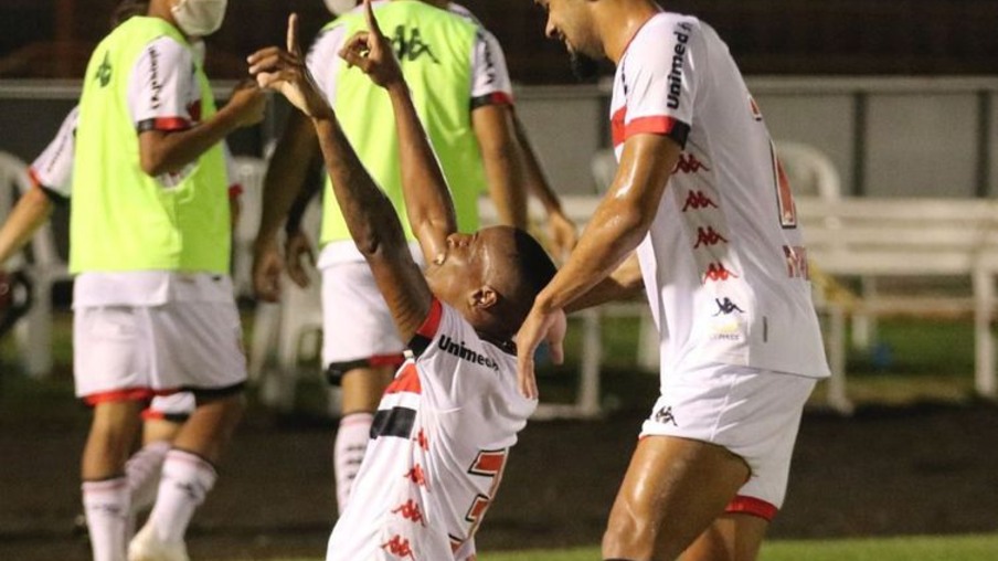 Série B: Botafogo-SP atropela Chapecoense e ainda respira