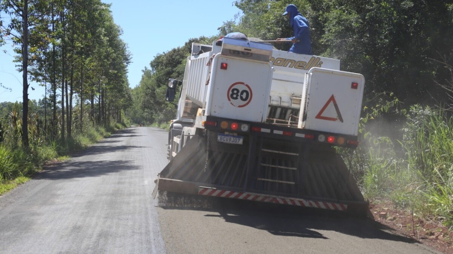 Prefeitura de Foz avança na pavimentação de vias rurais