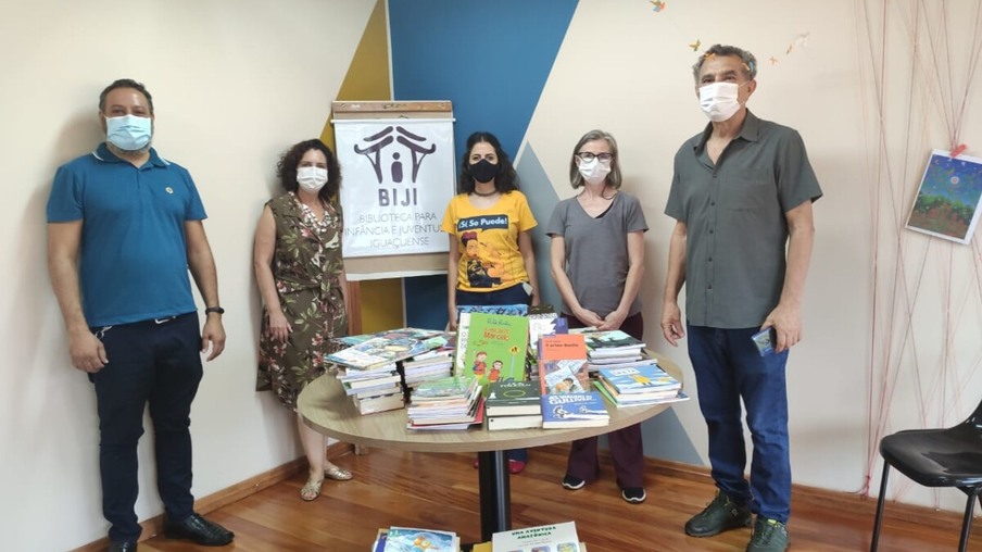 Estação Cultural de Foz do Iguaçu recebe doação de livros