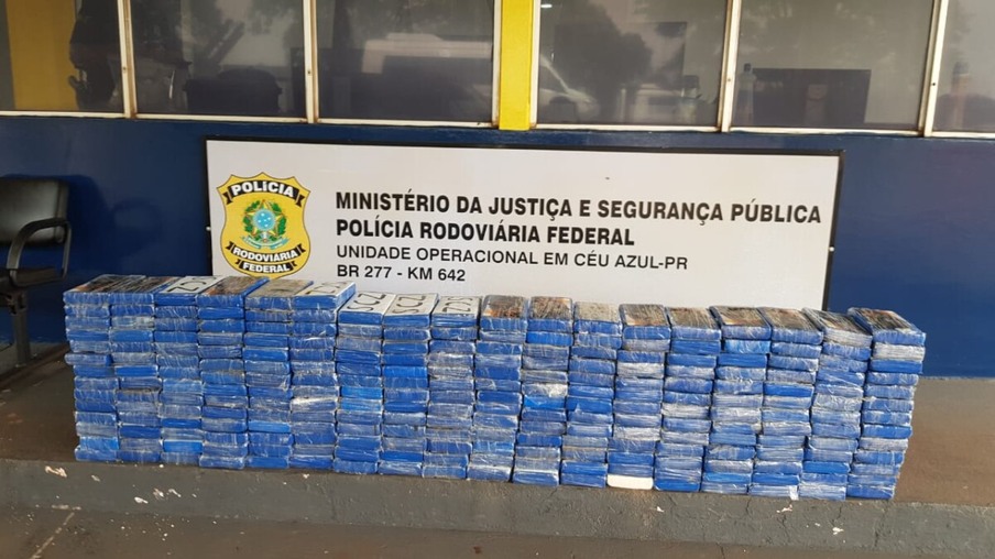 PRF apreende R$ 10 milhões em cocaína em fundo falso no teto de uma van no Paraná