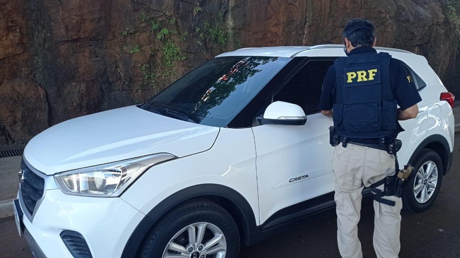Veículo é recuperado e foragido é preso em Foz do Iguaçu