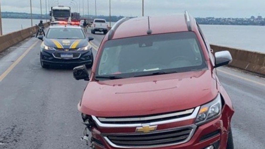 Veículo roubado em Marechal é recuperado pela PRF na Ponte Ayrton Senna em Guaíra