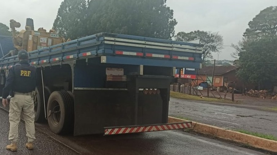 PRF flagra caminhoneiro com "rebite" em Cascavel