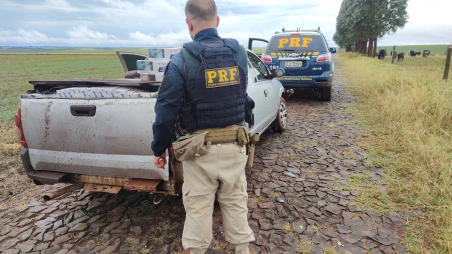 PRF apreende quase meia tonelada de maconha e mais de 100 quilos de cocaína durante o feriado no Paraná