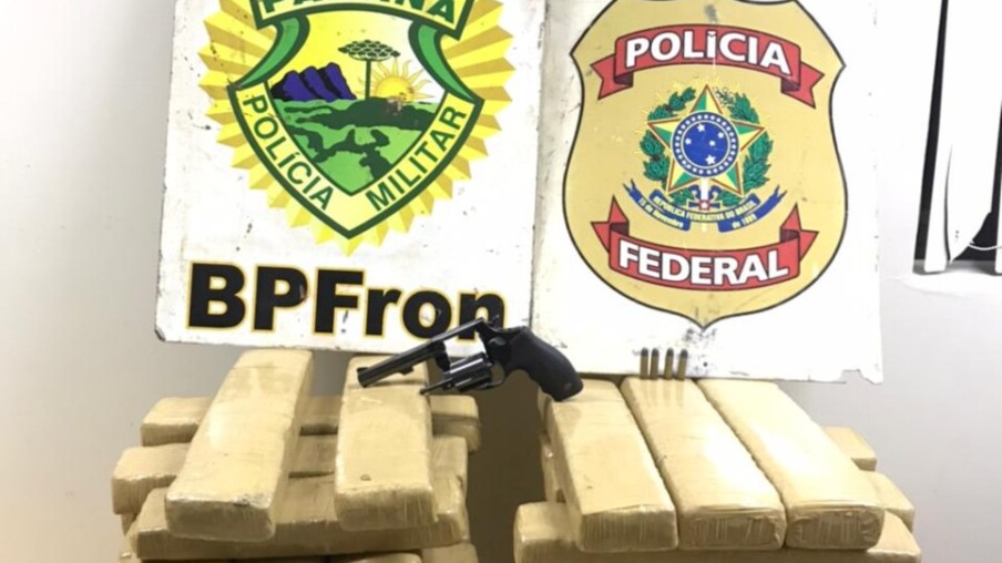 Policiais prendem dois casais transportando drogas em ônibus que saíram de Foz do Iguaçu