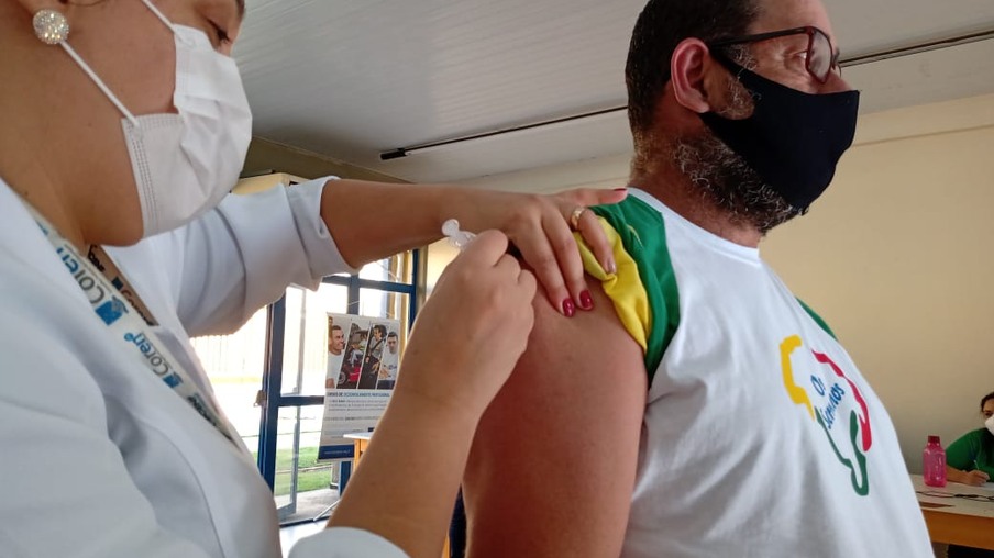 Saúde de Foz realiza novo mutirão para a vacinação de caminhoneiros contra covid 