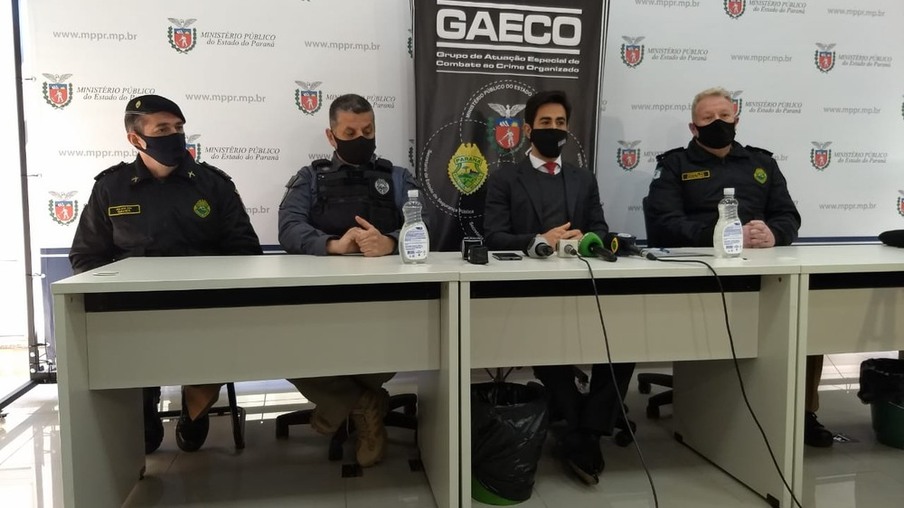 Policias Militares são presos em operação do Gaeco; vídeo mostra suposta divisão de eletrônicos entre os agentes
