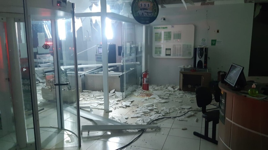 Bandidos explodem caixa eletrônico de agência do Sicredi em Campo Bonito