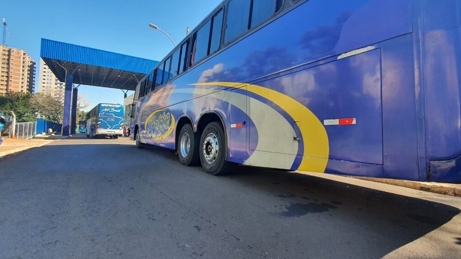 Operação Escudo retém dois ônibus de turismo em Santa Terezinha de Itaipu