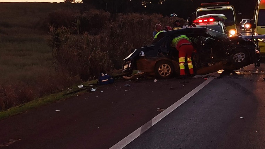 Mulher morre e outras quatro pessoas ficam feridas após gravíssimo acidente na BR-277 entre Cascavel e Catanduvas