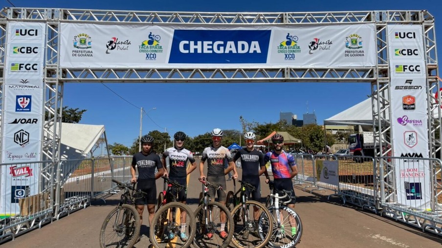 Equipe Z6 Cycling Team marca presença na Taça Brasil de XCO