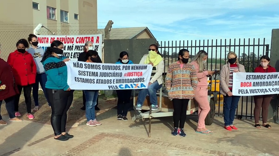 Moradores do Condomínio Jaborá protestam contra Caixa Econômica