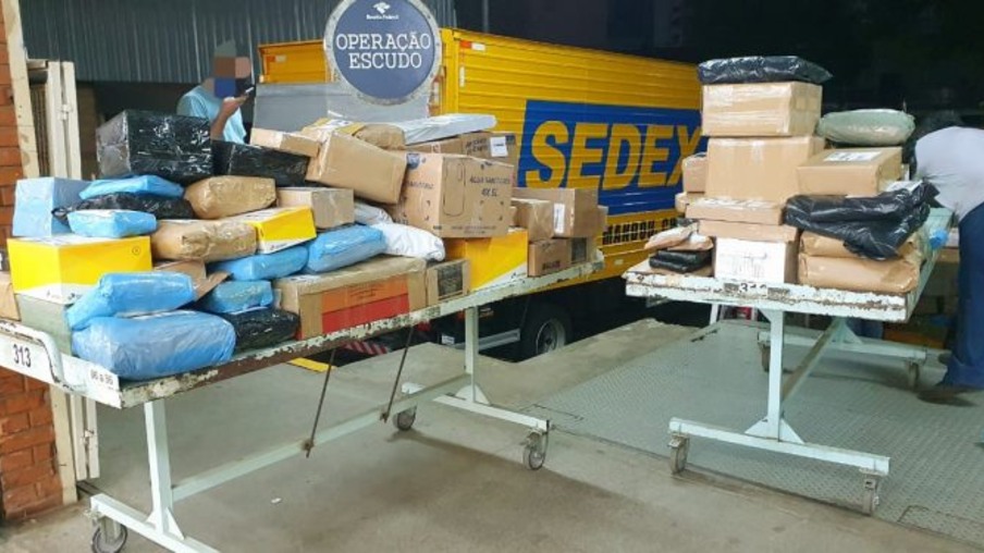 Receita Federal apreende mercadorias avaliadas em R$ 80 mil durante repressão no centro de distribuição dos Correios