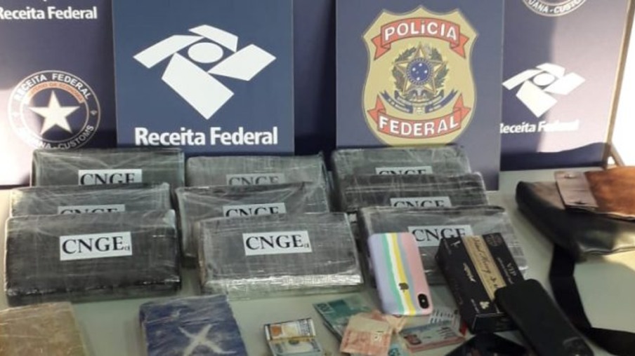Fronteira: 12kg de cocaína foram apreendidos em fundo falso de veículo paraguaio