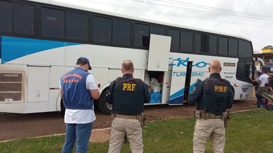 Receita Federal do Brasil e Polícia Rodoviária Federal apreendem mercadorias em ônibus