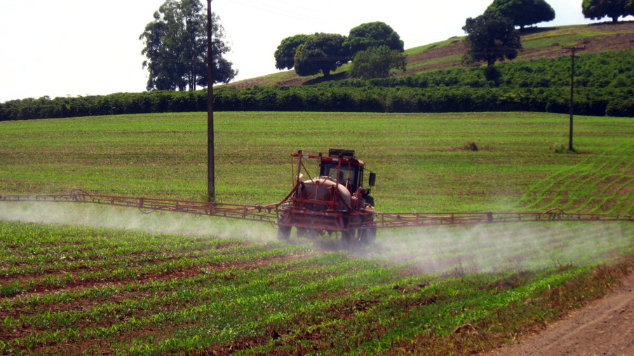 Decreto do governo federal sobre agrotóxicos exige mais capacitação