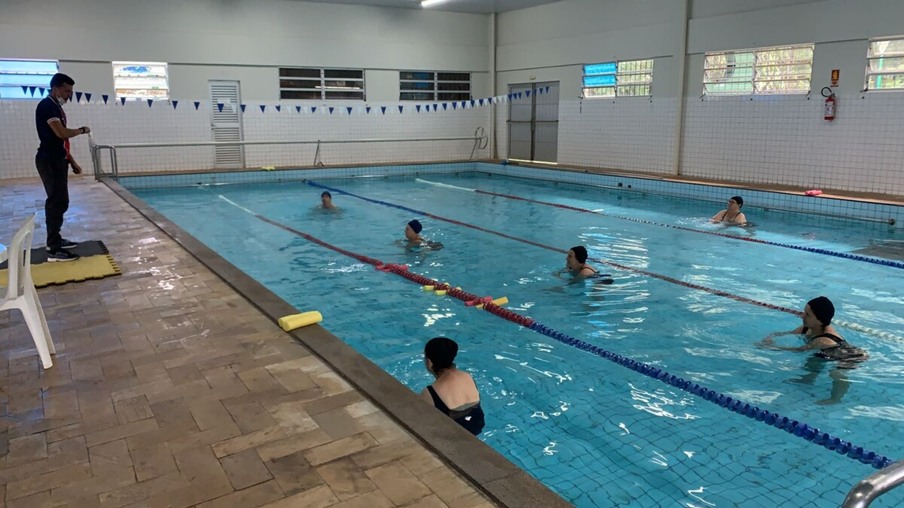 Piscina do Ciro Nardi retoma atividades de natação e hidroginástica