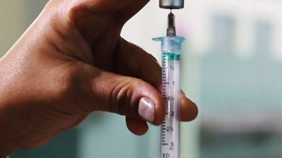 Foz: Saúde abrirá agendamento para vacinação em adolescentes e dose de reforço para idosos e trabalhadores da saúde