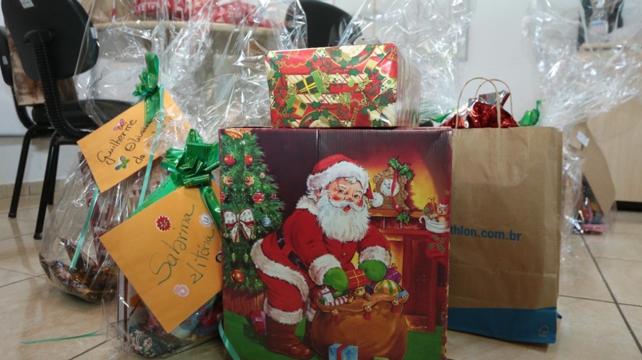 Entrega de presentes para “cartinhas  de Natal” ainda pode ser feita hoje
