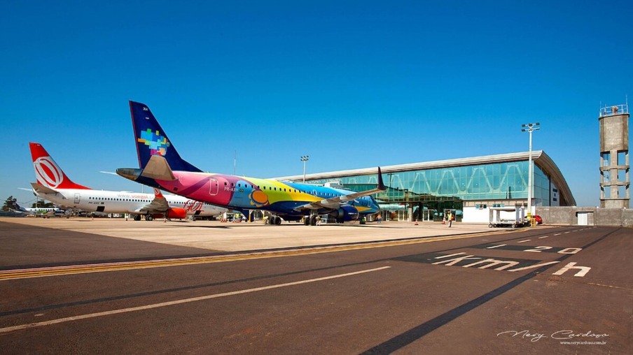 Aumento de casos de Covid alteram voos no aeroporto de Cascavel