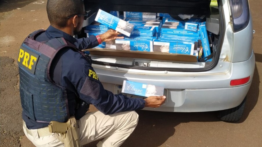 Em Céu Azul, PRF apreende 2.000 maços de cigarros contrabandeados do Paraguai