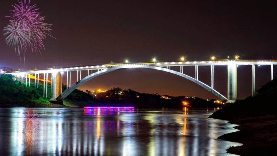 Últimos dias: iluminação cênica da Ponte da Amizade será encerrada no sábado (15)