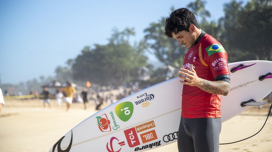 OAHU, UNITED STATES - DECEMBER 10: Two-time WSL Champion Gabriel Medina of Brazil advances directly to Round 3 of the 2019 Billabong Pipe Masters after winning Heat 5 of Round 1 at Pipeline on December 10, 2019 in Oahu, United States. (Photo by Tony Heff/WSL via Getty Images)