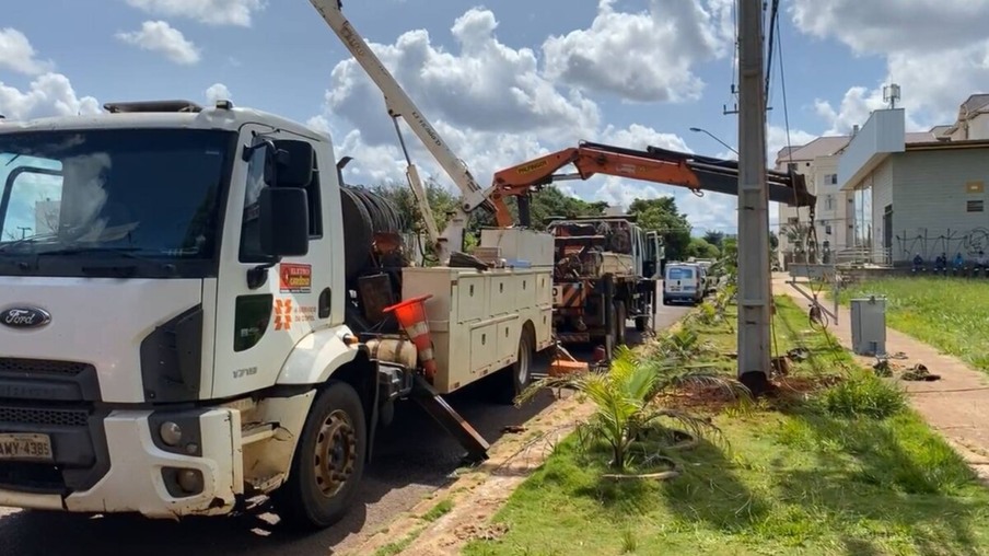 Trabalhador sofre choque elétrico no Bairro Tropical