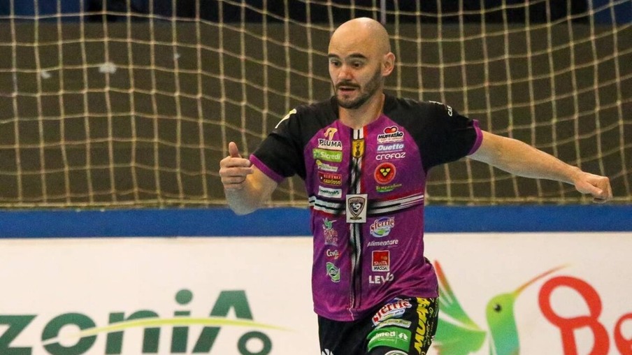 Depois de 8 meses machucado, pivô Gessé volta às quadras pelo Cascavel Futsal
