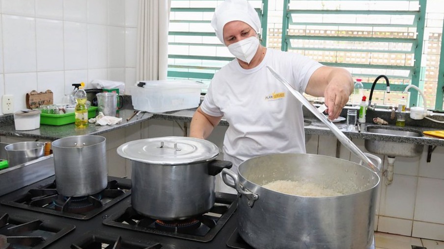Merenda Escolar: Prefeitura de Foz produz mais de 40 mil refeições por dia