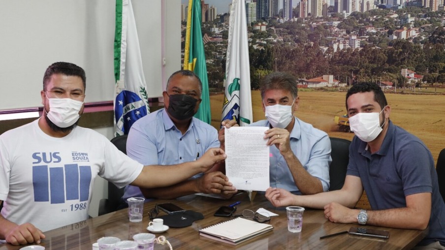 Prefeito Paranhos sanciona a lei que cria o selo "Amigo do Turismo" em Cascavel