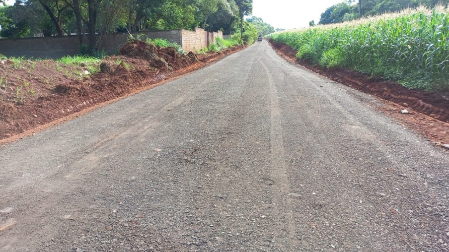 Prefeitura faz manutenção das estradas nas áreas rurais de Foz